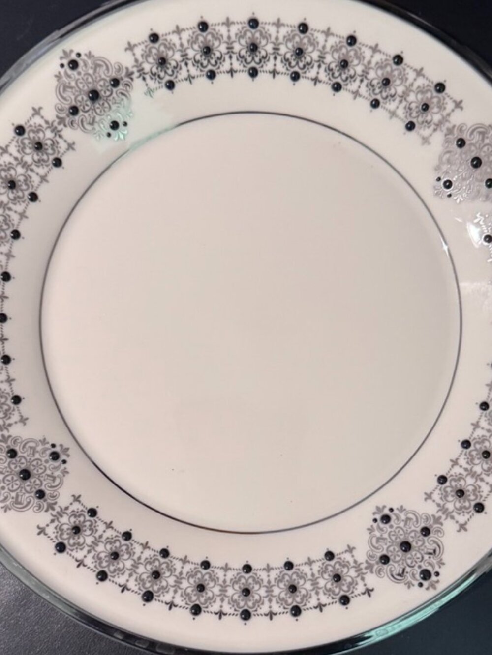 Lenox 'Dimension Collection Solitaire' Accent Plate, Platinum Accents, Porcelain - Picture 2 of 5